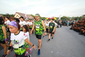 BIB: 543
                            <button type="button" onclick="openModal(3530947)" class="btn btn-primary btn-sm float-right btn-popup" data-toggle="modal" data-target=".modal-high-quality">
                        <i class="fas fa-shopping-cart"></i> Add to Cart
                    </button>
                                            <button type="button" onclick="isThisMe(3530947, true)" class="btn btn-success btn-sm float-right btn-popup btn-isme hidden" data-toggle="tooltip" data-placement="bottom" title="นี่คือรูปของคุณใช่ไหม คลิกที่นี่เพื่อเอาเข้าอัลบั้ม">
                        <i class="fas fa-plus"></i> Add to album
                    </button>
                    <button type="button" onclick="isThisMe(3530947, false)" class="btn btn-warning btn-sm float-right btn-popup btn-isnotme hidden">
                        <i class="fas fa-ban"></i> Remove from album
                    </button>